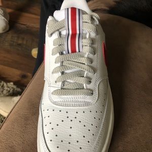 OSU Nike unisex - Men’s size 8, Women’s size 10.